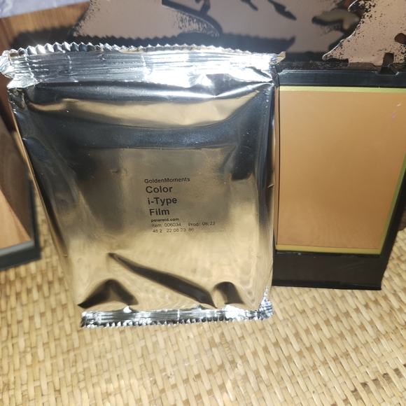 New Polaroid Camera - Picture 7 of 8